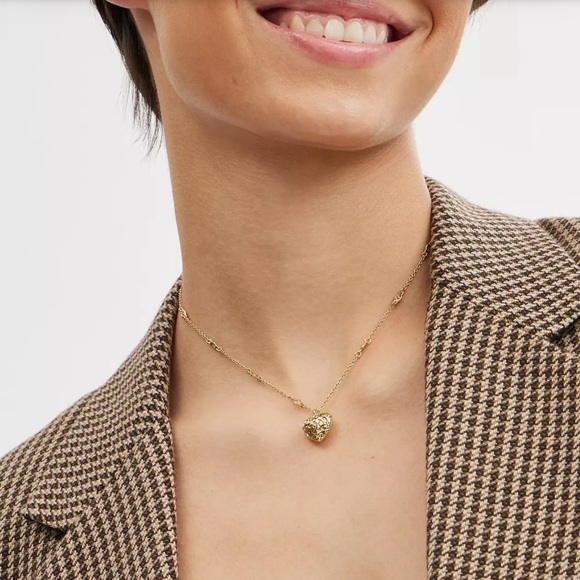 Coach Quilted Signature Heart Pendant Necklace NWT!! - Picture 2 of 3